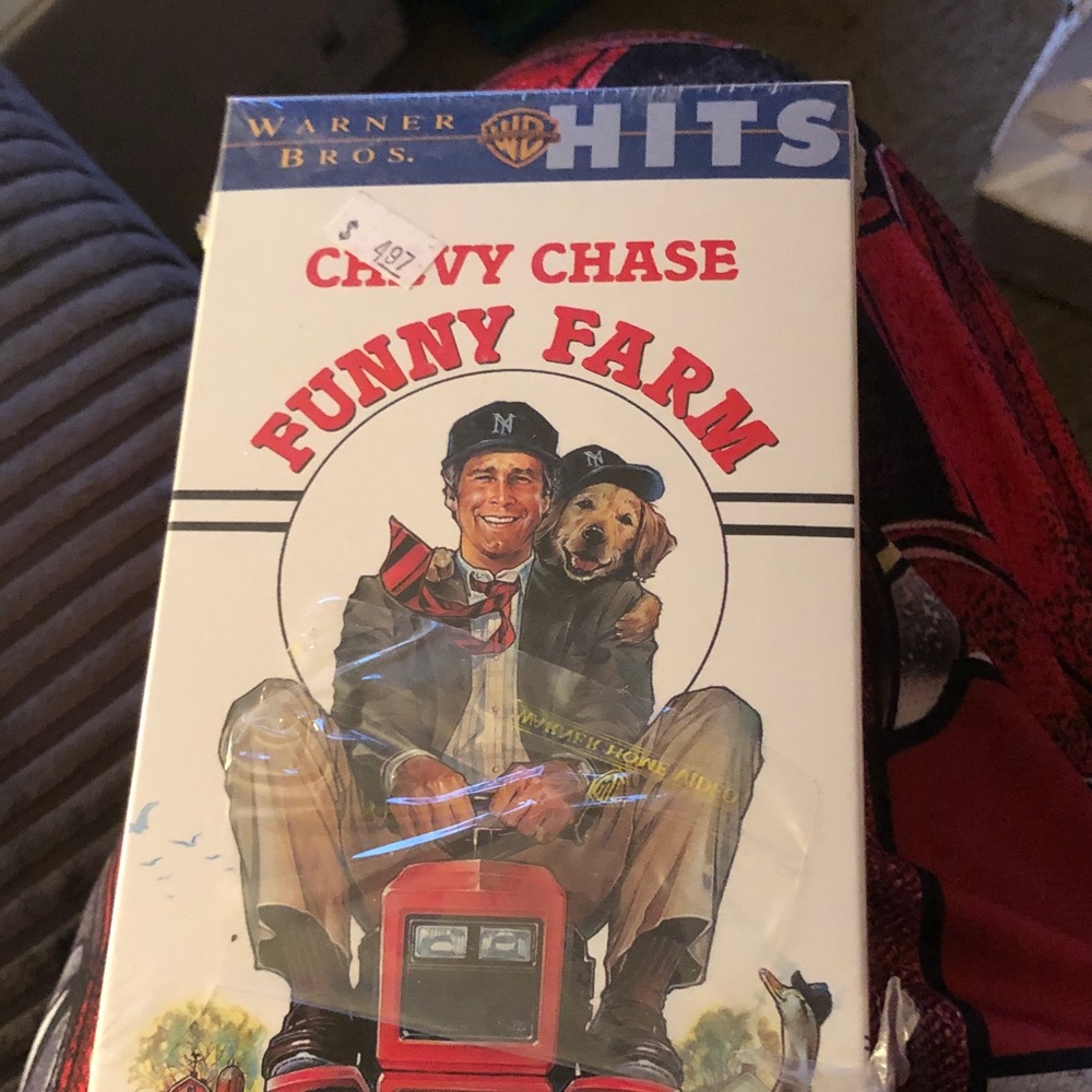 Warner Bros. Funny Farm VHS – White, Red and Blue Artwork